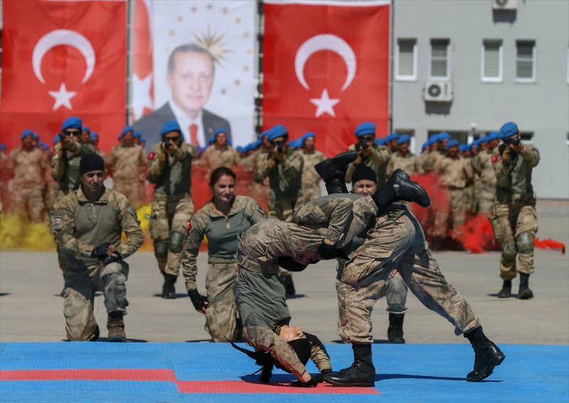 Uzman erbaşlar terörle mücadele kursunu tamamladı