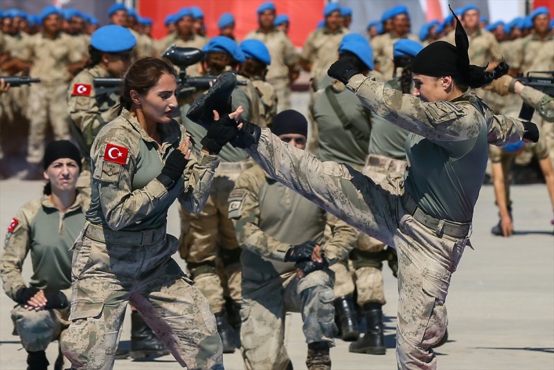 Uzman erbaşlar terörle mücadele kursunu tamamladı