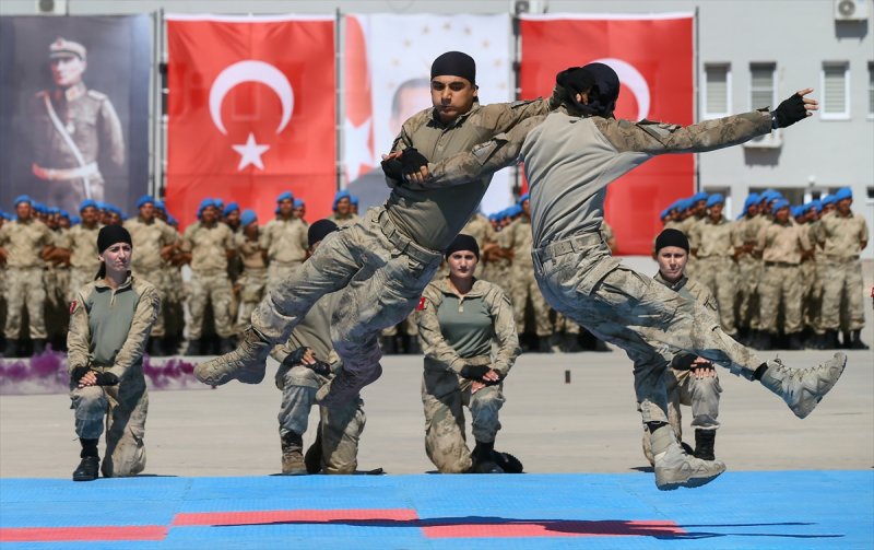 Uzman erbaşlar terörle mücadele kursunu tamamladı
