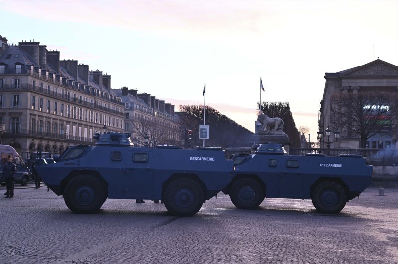 Fransa’da Sarı Yelekliler 5. kez sokağa çıktı