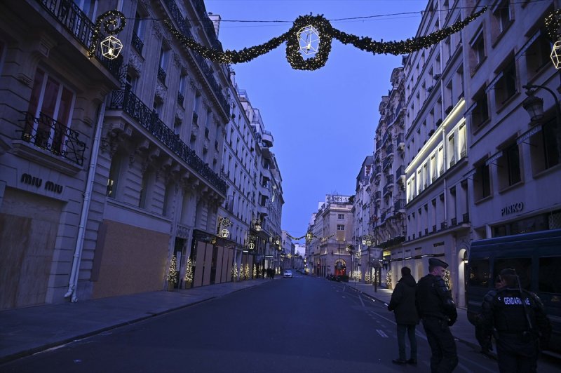 Fransa’da Sarı Yelekliler 5. kez sokağa çıktı