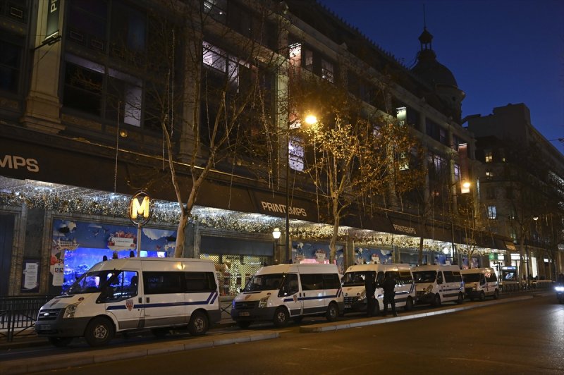 Fransa’da Sarı Yelekliler 5. kez sokağa çıktı