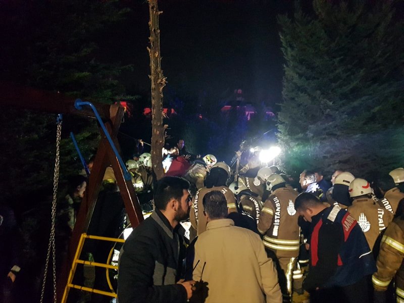 İstanbul'da askeri helikopter düştü