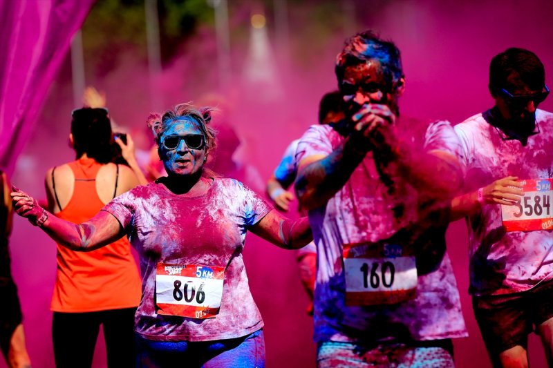 Rusya'da 'Color Run' festivali ilgi gördü