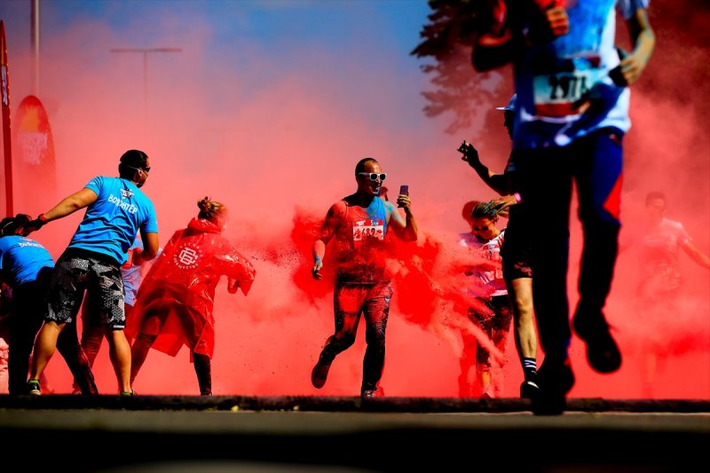 Rusya'da 'Color Run' festivali ilgi gördü