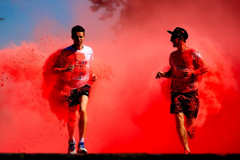 Rusya'da 'Color Run' festivali ilgi gördü