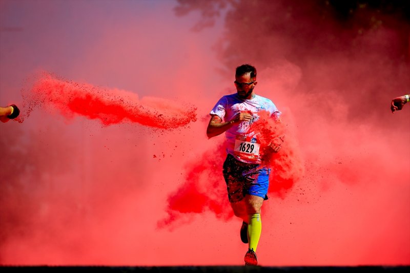 Rusya'da 'Color Run' festivali ilgi gördü