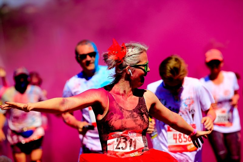 Rusya'da 'Color Run' festivali ilgi gördü