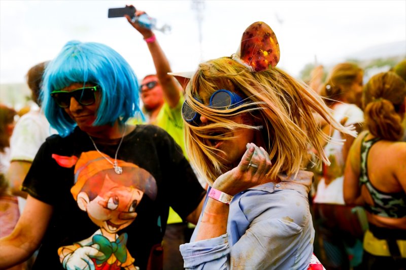 Rusya'da 'Color Run' festivali ilgi gördü