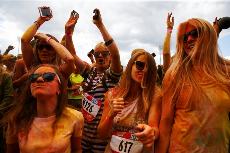 Rusya'da 'Color Run' festivali ilgi gördü