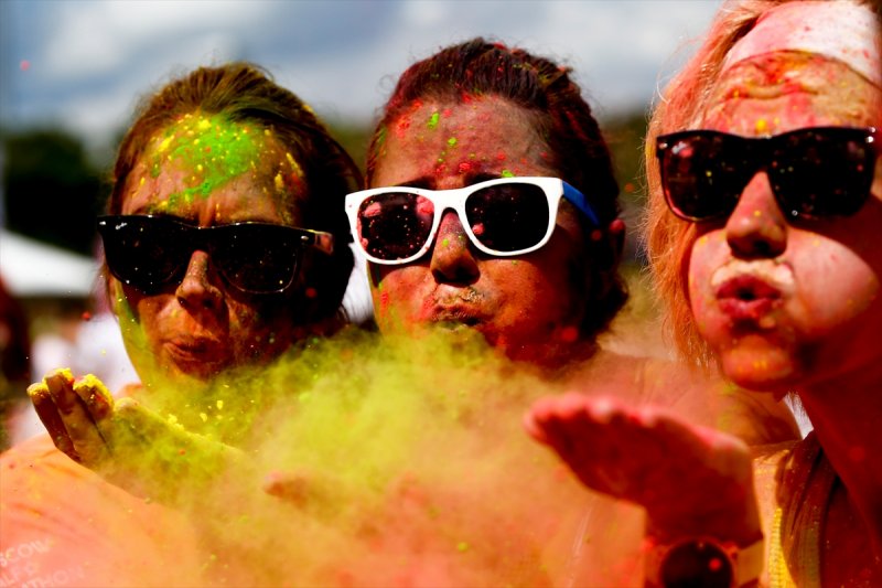 Rusya'da 'Color Run' festivali ilgi gördü