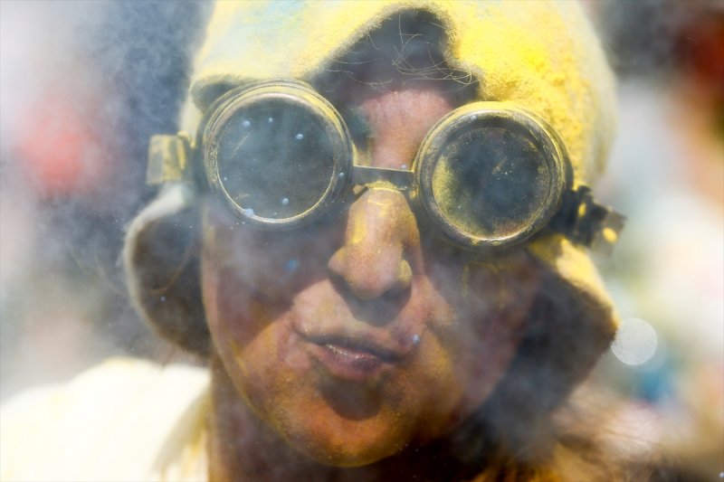 Rusya'da 'Color Run' festivali ilgi gördü