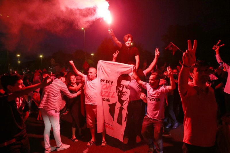 İstanbul'da Ekrem İmamoğlu kutlaması