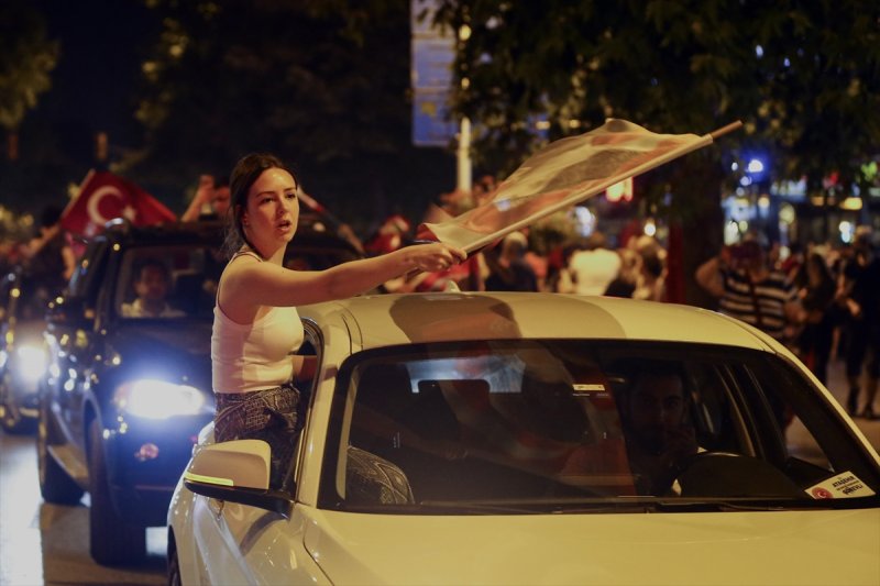 İstanbul'da Ekrem İmamoğlu kutlaması