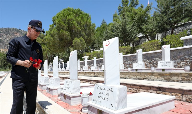 Hulusi Akar KKTC'de: Komşularımız aklını başına alsın