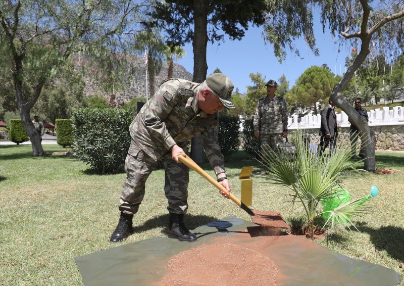 Hulusi Akar KKTC'de: Komşularımız aklını başına alsın