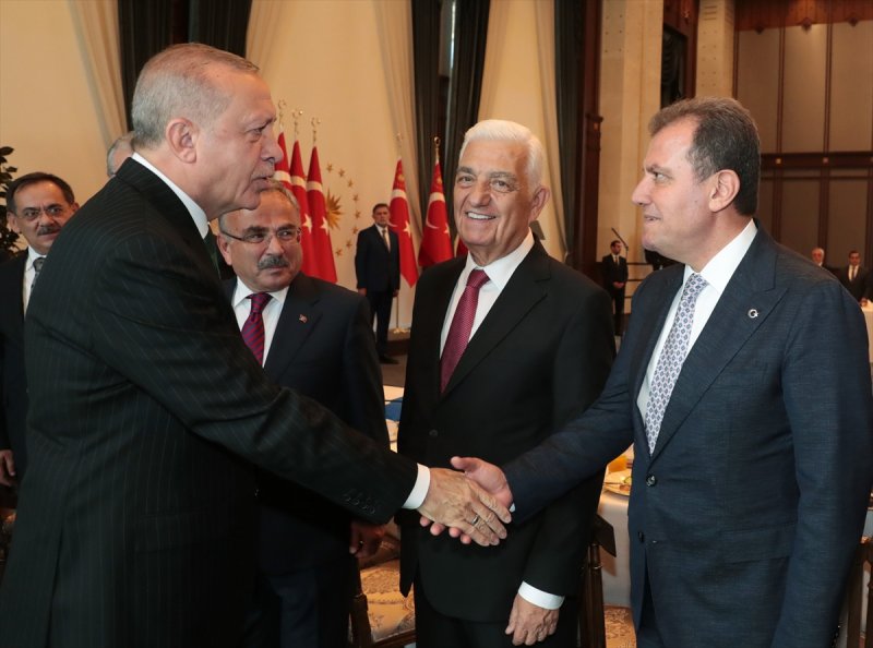 Cumhurbaşkanı Erdoğan 29 belediye başkanıyla Beştepe'de buluştu
