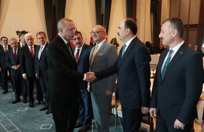 Cumhurbaşkanı Erdoğan 29 belediye başkanıyla Beştepe'de buluştu