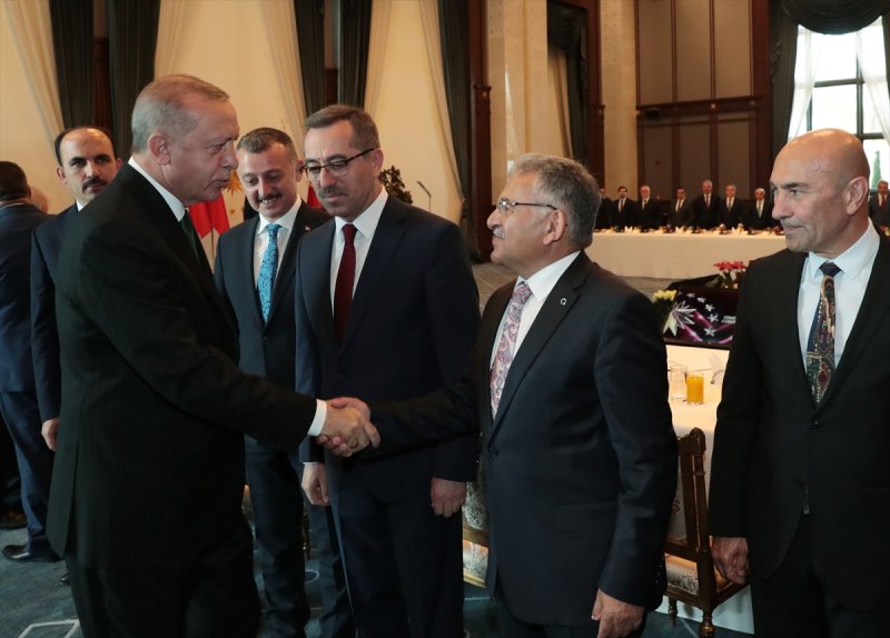 Cumhurbaşkanı Erdoğan 29 belediye başkanıyla Beştepe'de buluştu