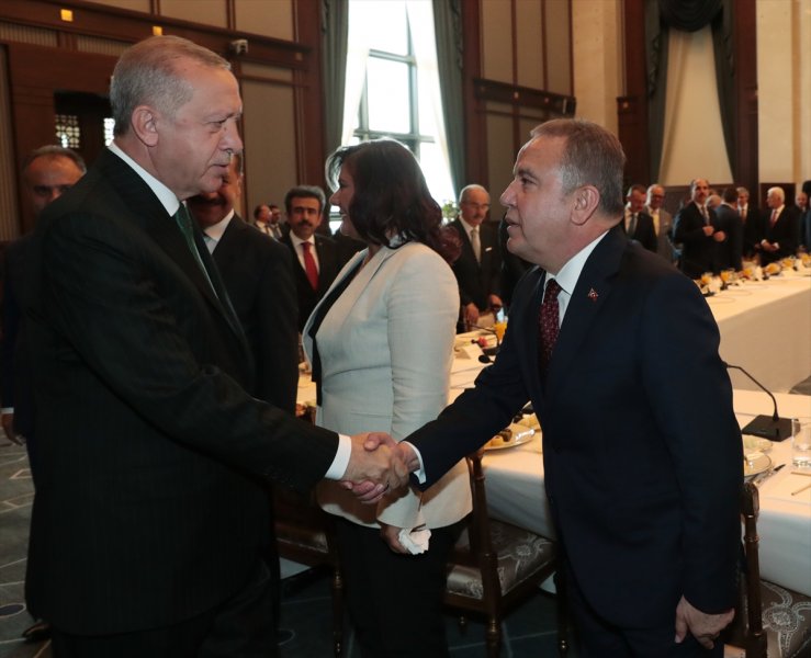 Cumhurbaşkanı Erdoğan 29 belediye başkanıyla Beştepe'de buluştu