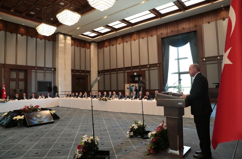 Cumhurbaşkanı Erdoğan 29 belediye başkanıyla Beştepe'de buluştu
