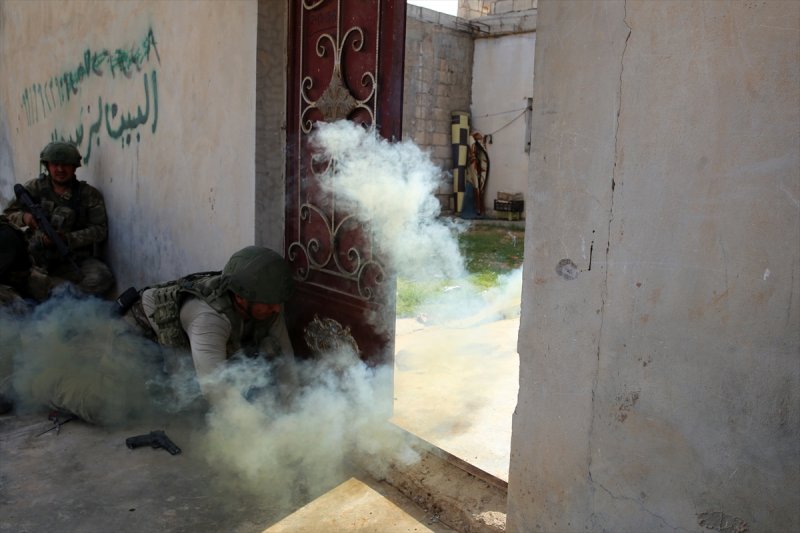 Mehmetçik adım adım terörü temizliyor