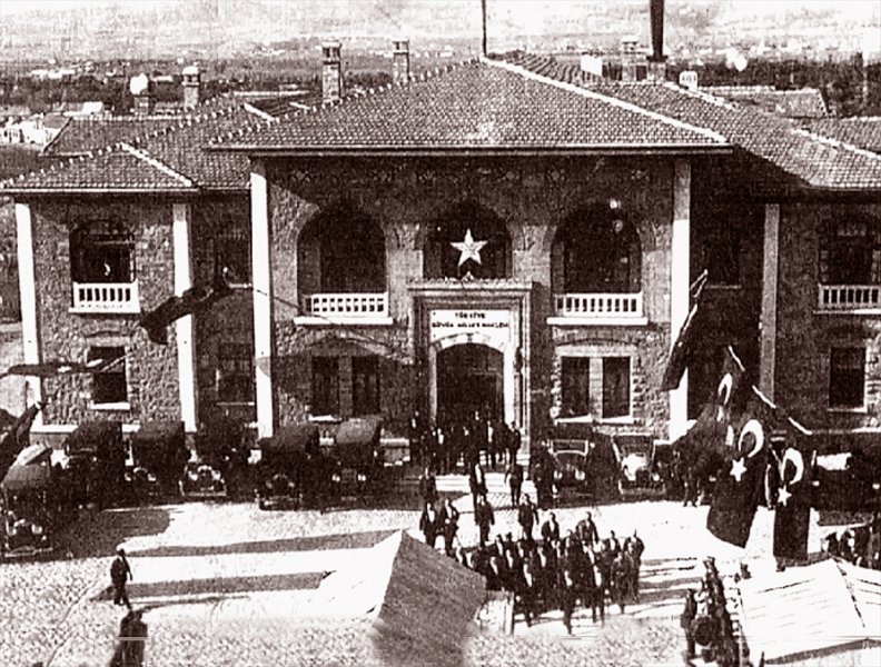 Türkiye Cumhuriyeti 96 yaşında