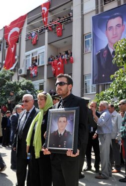 Jandarma Üsteğmen Ahmet Ozan Şarlak son yolculuğuna uğurlandı