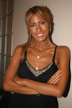 Çağla Şikel zamana meydan okuyan ünlülerden