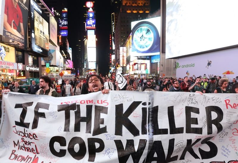 ABD'de siyahi genci öldüren polis yargılanmayacak