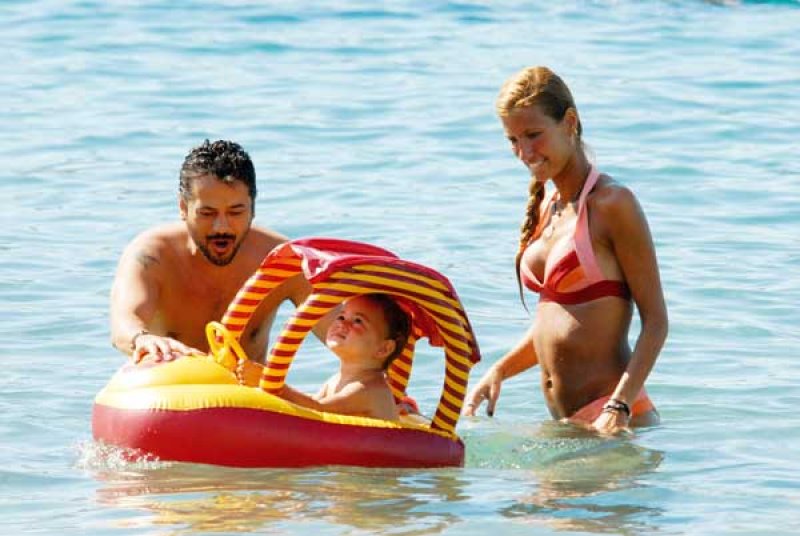 Emre Altuğ'dan Çağla Şikel'e 'öksüz kaldım' iması