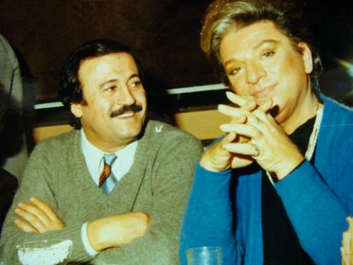 Bülent Ersoy ve Zeki Müren dudak dudağa