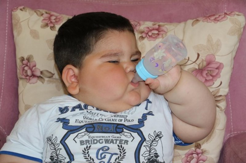 Yağız bebek leptin hormonu eksikliği sonucu 32 kilo oldu