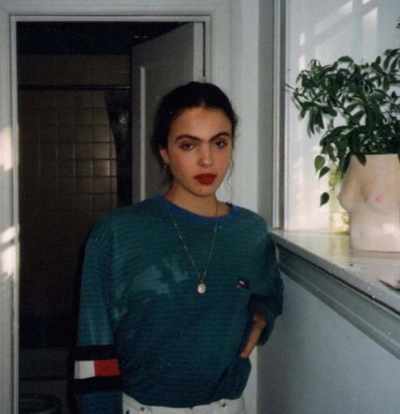 Sosyal medyanın tek kaşlı modeline teklif yağıyor 