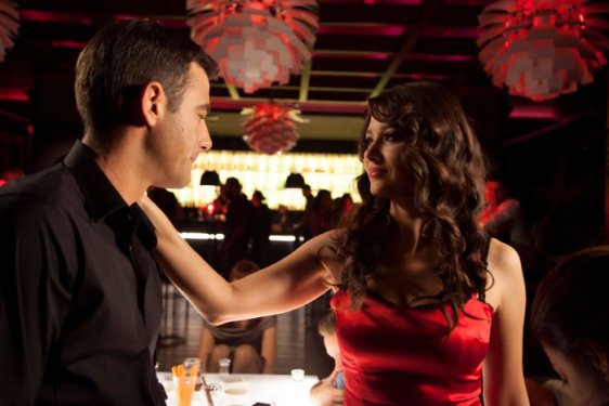 Aşk Kırmızı filminde jartiyerli Nurgül Yeşilçay