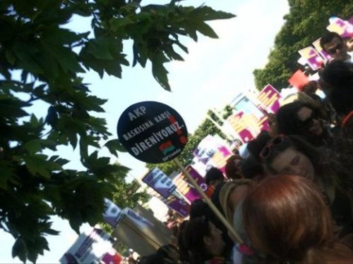 Kadınlardan Kadıköy'de kürtaj protestosu