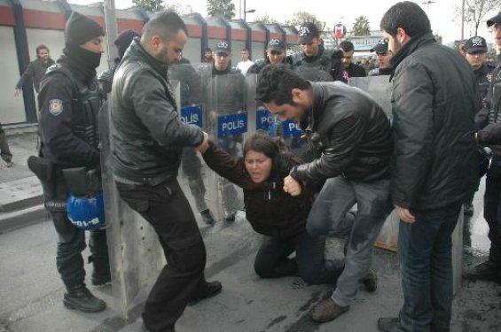 DHKP-C gözaltılarını protesto etmek isteyenlere müdahale