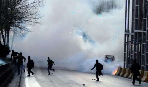 BDP'liler Taksim'i savaş alanına çevirdi