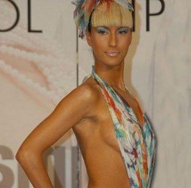 Çağla Şikel zamana meydan okuyan ünlülerden