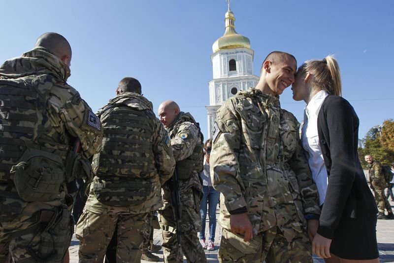 Gönüllü Azov taburu Doğu Ukrayna'dan döndü