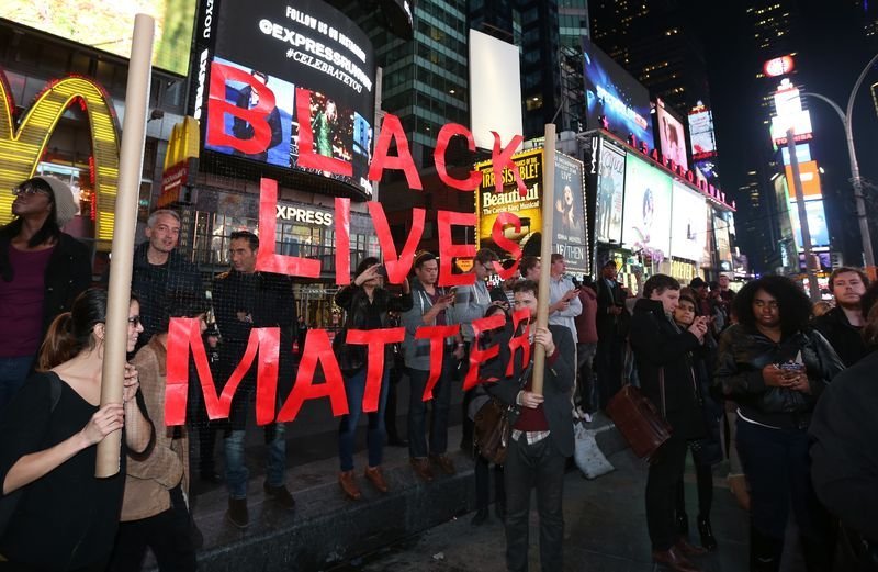 ABD'de siyahi genci öldüren polis yargılanmayacak