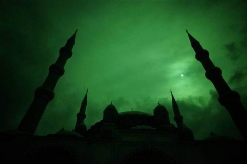 Dünyadan Güneş tutulması manzaraları