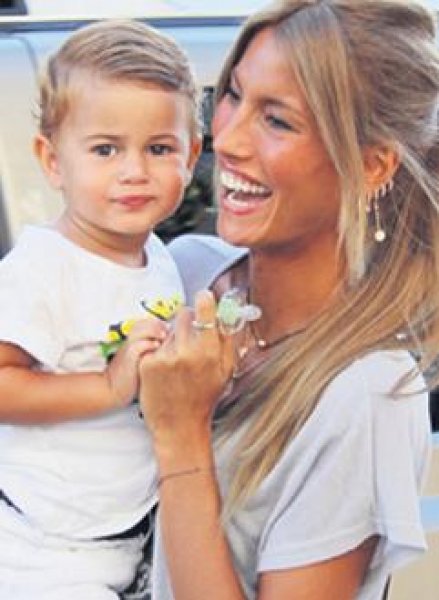 Emre Altuğ'dan Çağla Şikel'e 'öksüz kaldım' iması