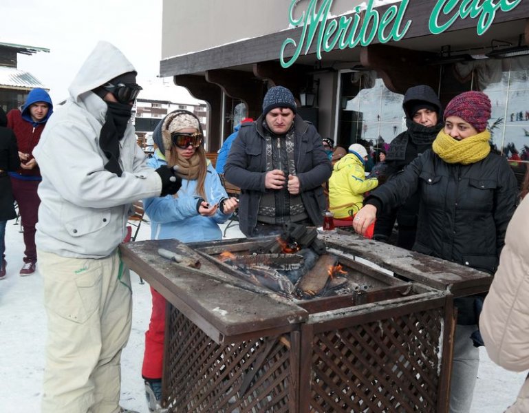 Uludağ'da pistler acemi kayakçılarla doldu