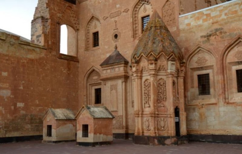 İshak Paşa Sarayı'ndan kış manzarası 