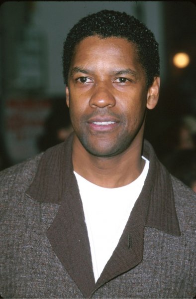 Yaşayan en seksi erkek seçilen ünlü isimler 