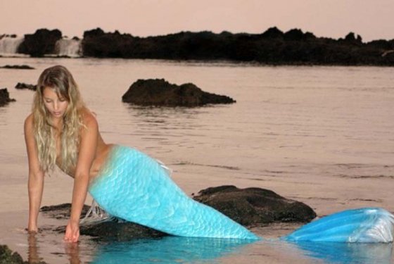 Hannah kendini deniz kızı sanıyor