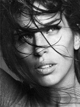 Maskelerin ardındaki gerçek yüzler