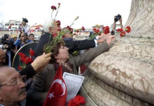 Taksim'deki kutlamalarda gerginlik 