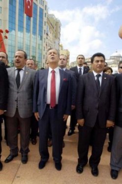 Taksim'deki kutlamalarda gerginlik 